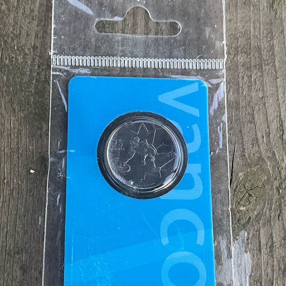 Royal Canadian Mint Vancouver Olympics 2007 Curling Quarter Bookmark & Lapel Pin - Picture 5 of 11